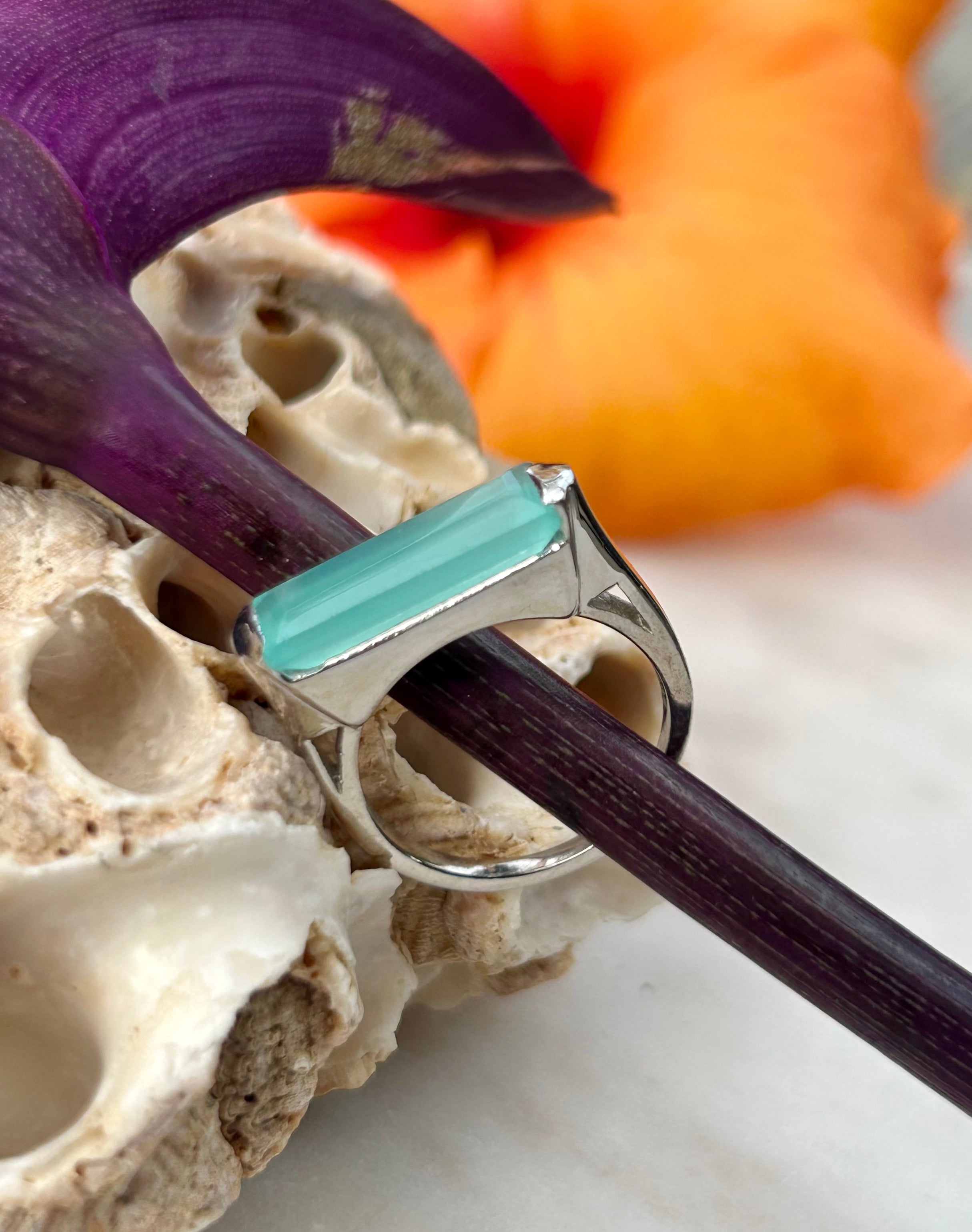 Green-Eyed Lady Chalcedony Bar Ring